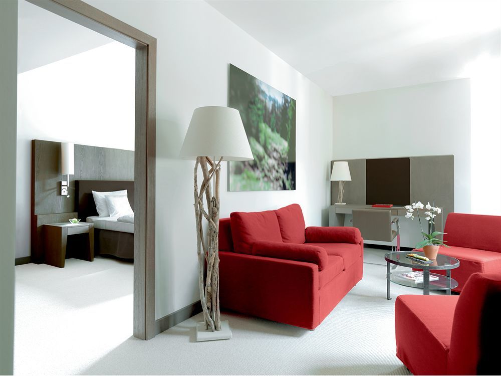 Schlosshotel Kitzbuehel A-Rosa Collection Bagian luar foto A suite at the Hotel de las Rosas