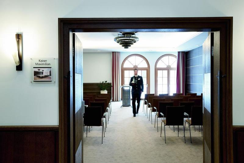 Schlosshotel Kitzbuehel A-Rosa Collection Bagian luar foto The interior of the German Federal Police Academy