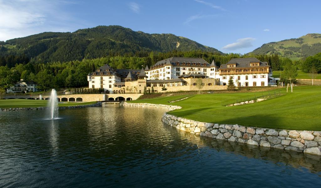 Schlosshotel Kitzbuehel A-Rosa Collection Bagian luar foto The 5-star Hotel Axelmannstein